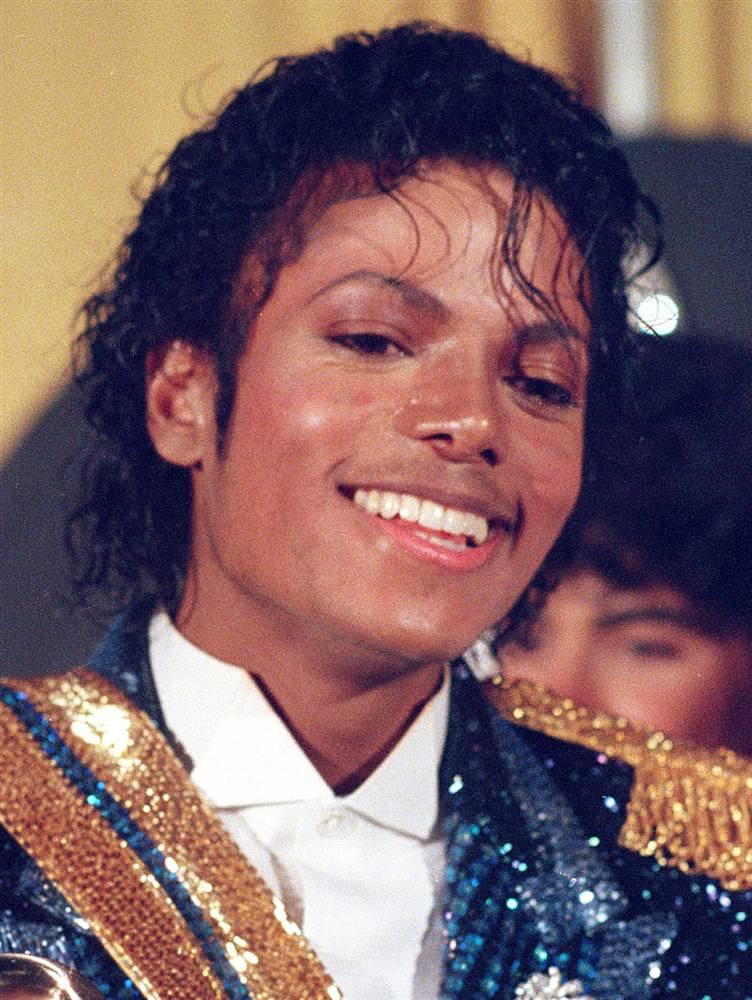 michael-jackson-smile3.jpg